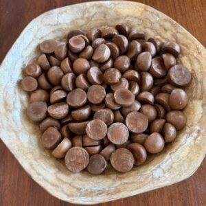 (4 pounds) Twin Macadamia Nuts for Parrots – Rare, Easy-to-Crack Hawaiian Treats